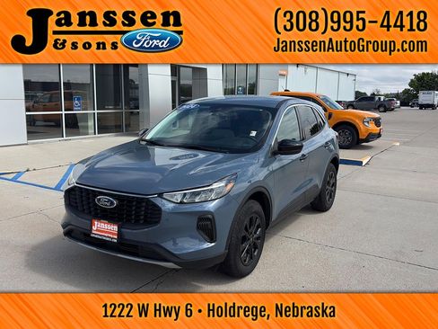 Used 2024 Ford Escape Active w/ Tech Pack #1 AWD/4WD image 2