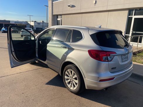 Used 2017 Buick Envision Essence image 2