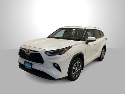 Used 2023 Toyota Highlander XLE