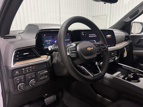 New 2026 Chevrolet Suburban High Country image 8