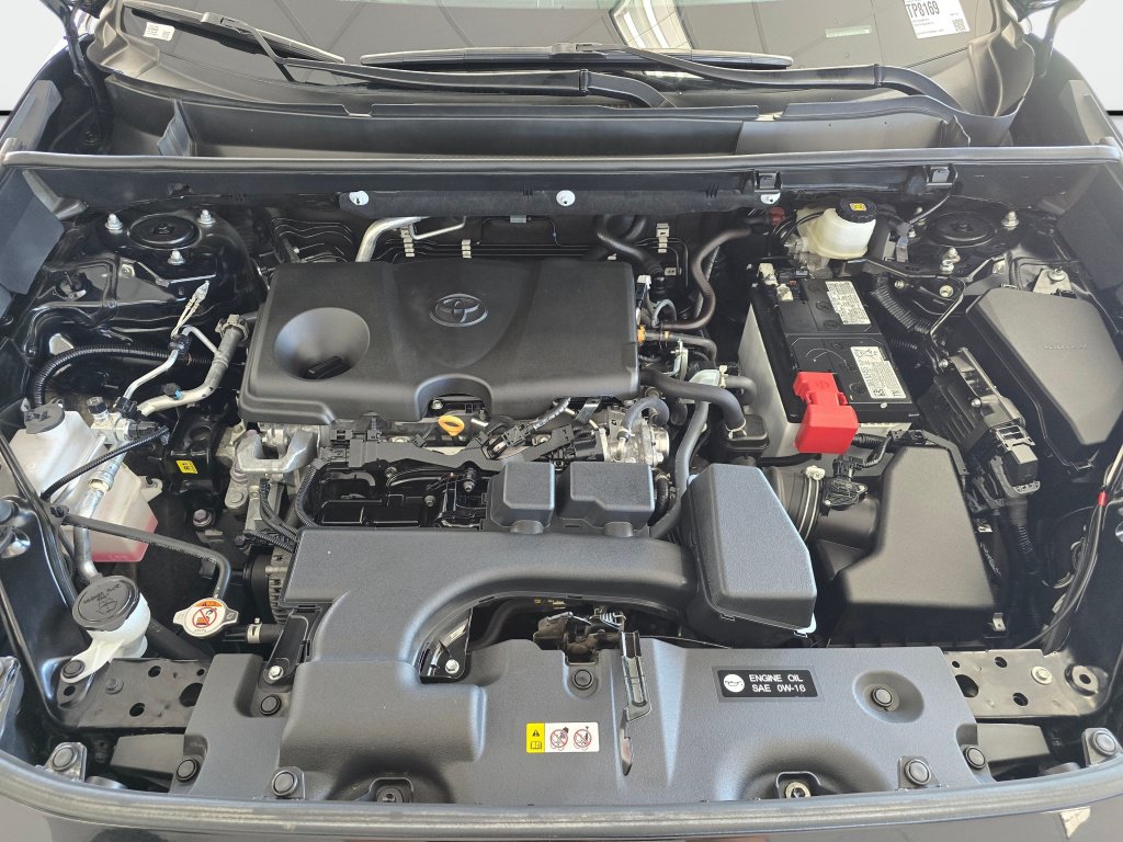 Used 2025 Toyota RAV4 XLE AWD/4WD image 12