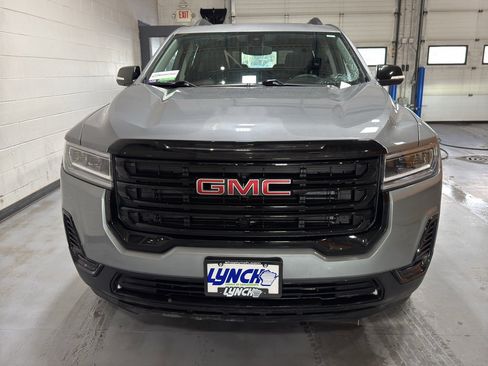 Used 2023 GMC Acadia SLE w/ Infotainment Package image 8