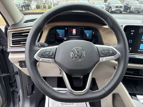 New 2026 Volkswagen Atlas SE FWD image 28