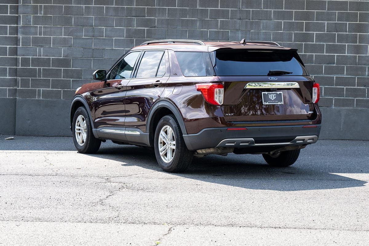 Used 2020 Ford Explorer XLT w/ Equipment Group 202A AWD/4WD image 4