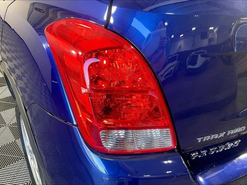 Used 2017 Chevrolet Trax LS AWD/4WD image 36