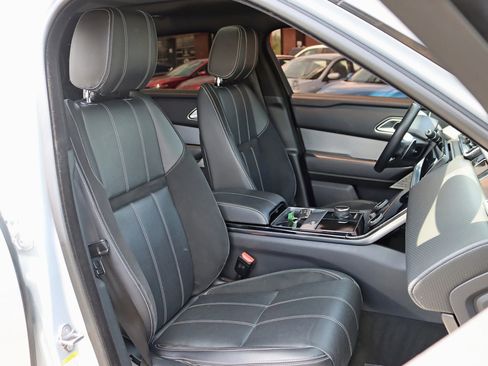 Used 2018 Land Rover Range Rover Velar R-Dynamic SE image 28
