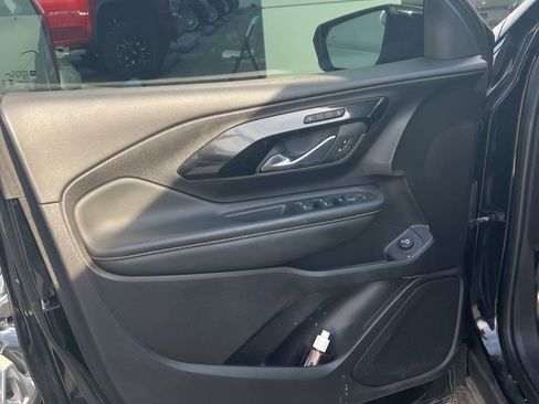 Used 2024 GMC Terrain AT4 w/ Tech Package image 5