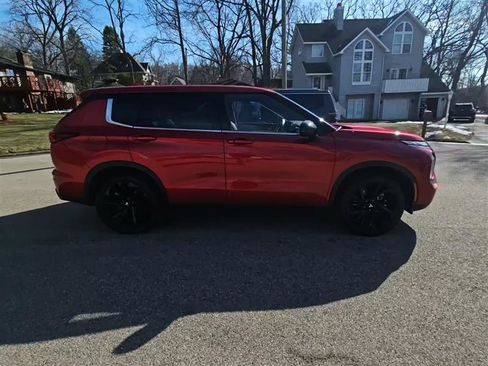 Used 2022 Mitsubishi Outlander SE AWD/4WD image 6
