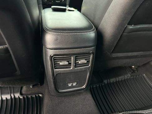 Used 2022 Chrysler 300 S RWD image 22