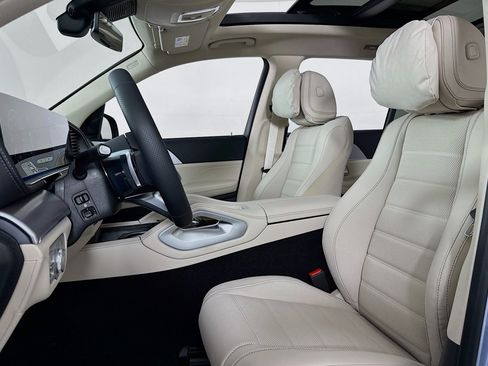 New 2026 Mercedes-Benz GLS 580 4MATIC image 17