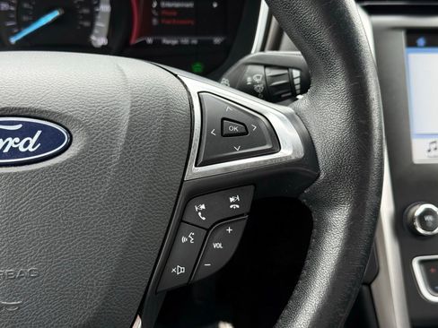 Used 2018 Ford Fusion SE w/ Equipment Group 602A FWD image 26