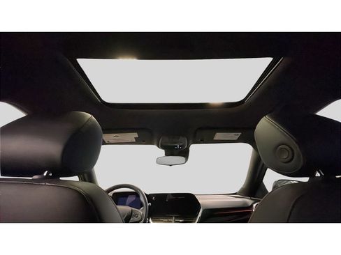 Used 2024 Chevrolet Trax RS w/ Sunroof Package image 15