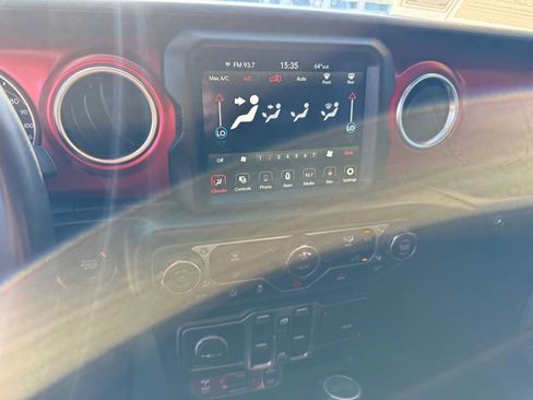 Used 2023 Jeep Wrangler Unlimited Rubicon image 17