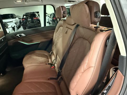 Used 2024 BMW X7 xDrive40i image 72