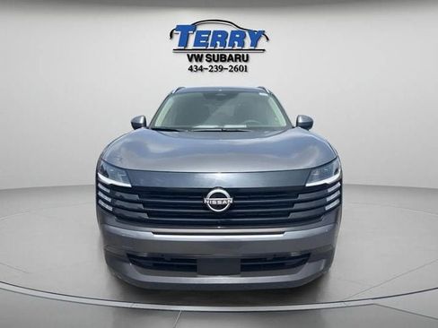 Used 2025 Nissan Kicks SV w/ SV Premium Package AWD/4WD image 2