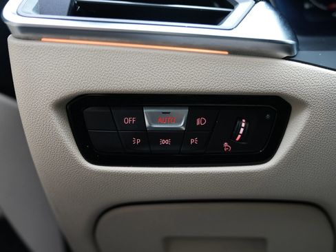 Used 2021 BMW 330i xDrive Sedan w/ Convenience Package image 31