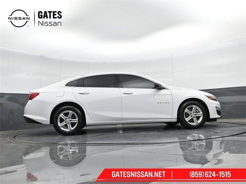 Used 2022 Chevrolet Malibu LS image 31