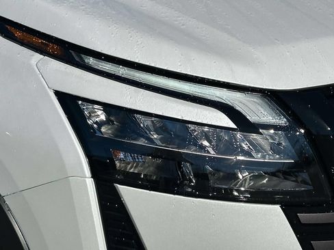 New 2026 Nissan Pathfinder SL w/ SL Premium Package AWD/4WD image 9