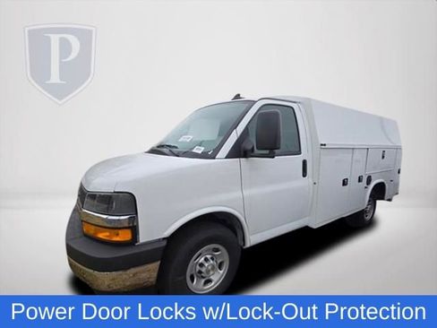 New 2025 Chevrolet Express 3500 w/ Power Convenience Package image 9