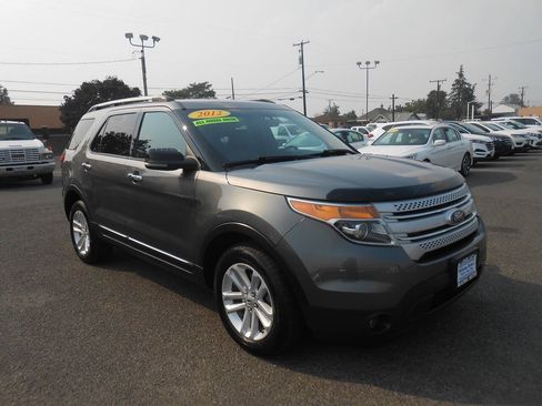 Used 2012 Ford Explorer XLT AWD/4WD image 3