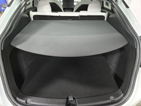 Used 2023 Tesla Model Y Long Range image 42