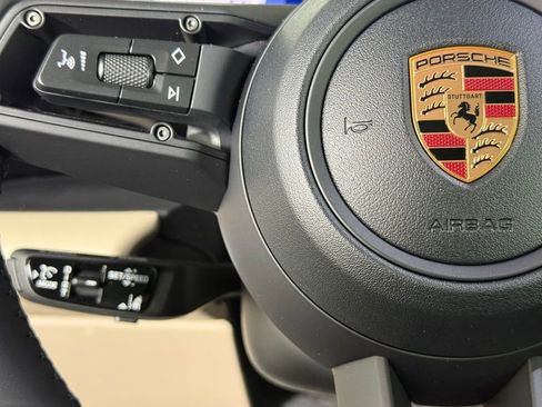 New 2025 Porsche Macan Electric image 39