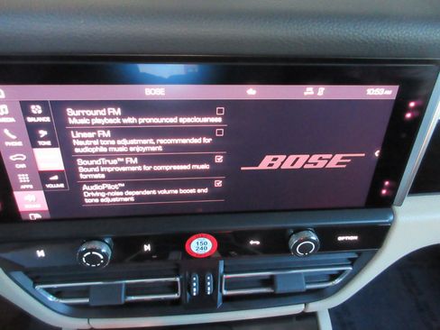 Used 2024 Porsche Macan image 63