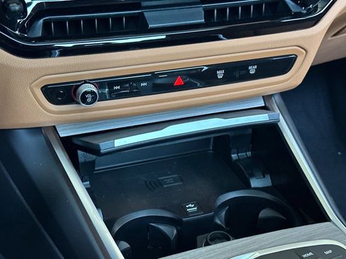 Used 2025 BMW 330i 330i w/ Premium Package image 18