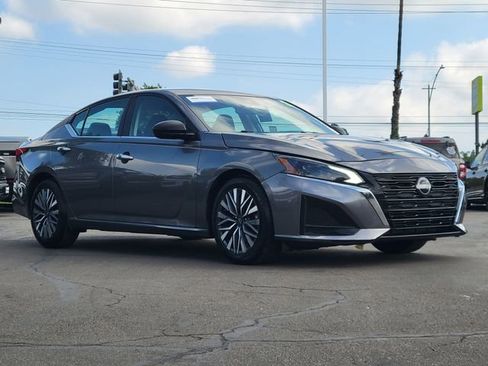 Used 2024 Nissan Altima 2.5 SV image 30