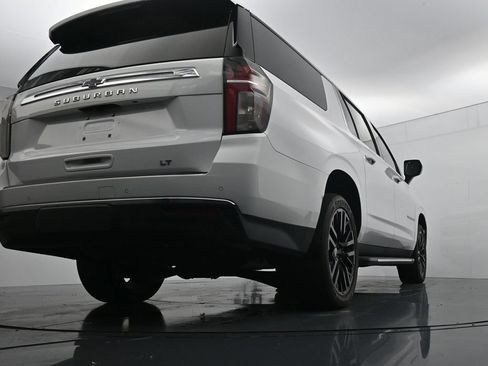 Used 2021 Chevrolet Suburban LT RWD image 22