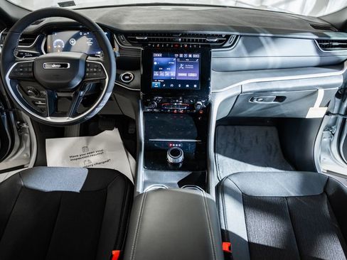 New 2025 Jeep Grand Cherokee Laredo X image 19