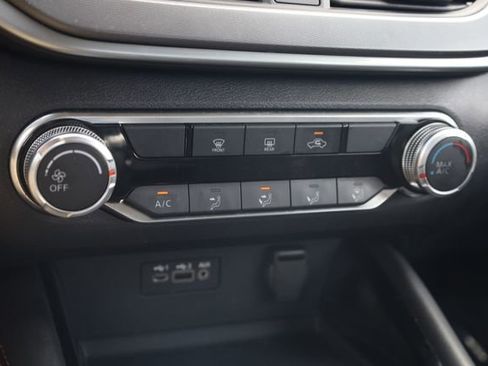 Used 2024 Nissan Altima 2.5 SR FWD image 18