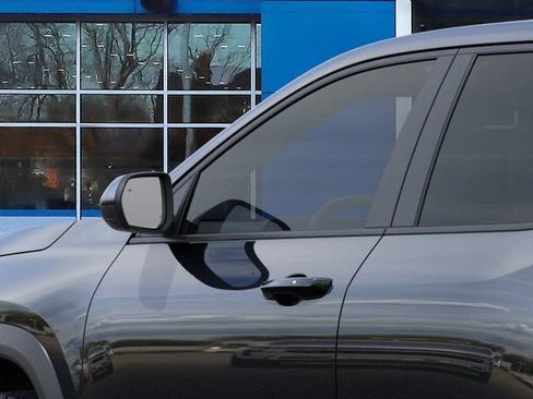 New 2026 Chevrolet Equinox LT w/ LPO, Floor Liner Package FWD image 12