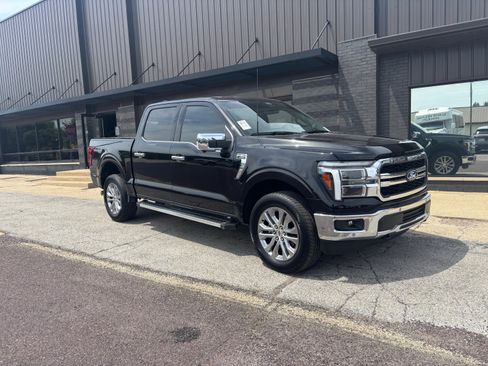 Used 2025 Ford F150 Lariat w/ Equipment Group 501A Mid AWD/4WD image 3