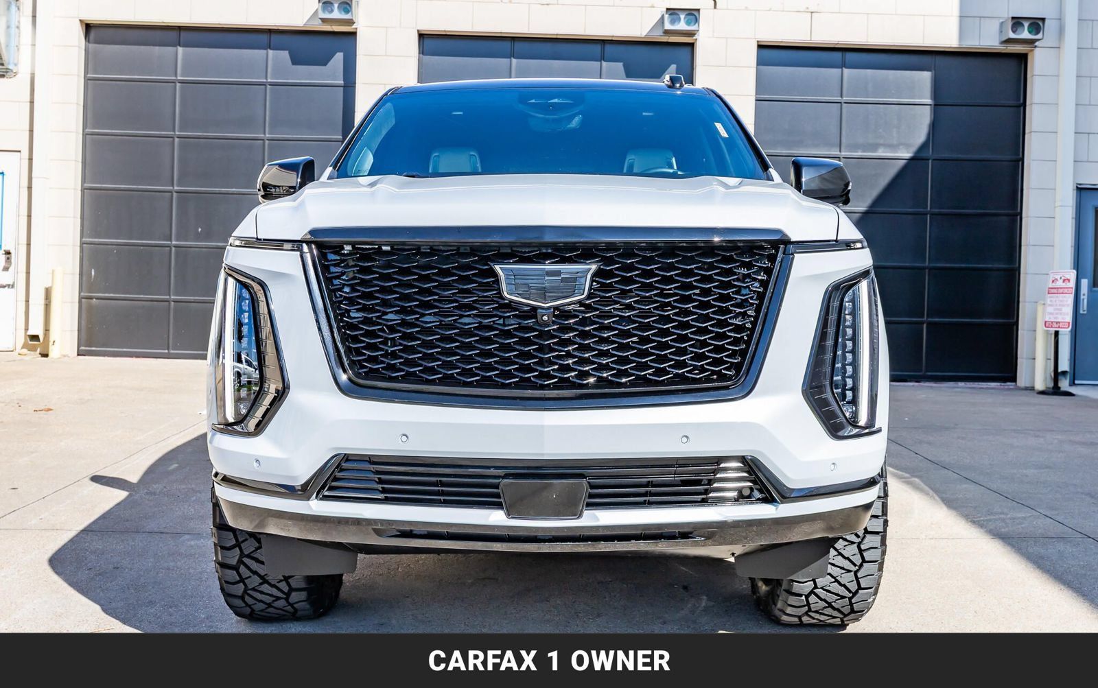 Used 2026 Cadillac Escalade Platinum Sport w/ LPO, Floor Liner Package AWD/4WD image 4