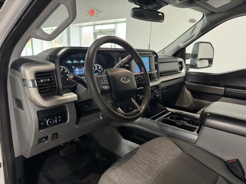 Used 2023 Ford F250 XLT image 12