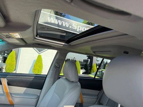 Used 2010 Toyota Highlander Limited w/ Extra Value Pkg 3 AWD/4WD image 24