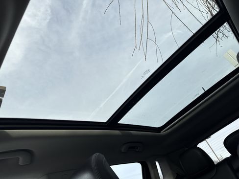 Used 2022 Jeep Compass Limited w/ Sun and Sound Group image 31