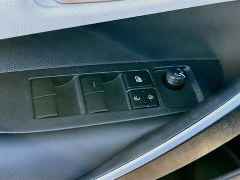 Used 2025 Toyota Corolla SE w/ SE Premium Package FWD image 16