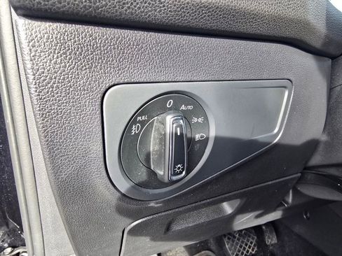 Used 2020 Volkswagen Tiguan SEL image 18