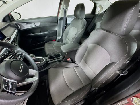 Certified 2023 Kia Forte LXS w/ LXS Technology Package FWD image 19