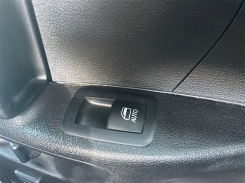 Used 2019 Chrysler Pacifica Touring-L Plus image 46