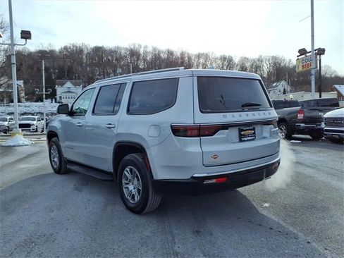 Used 2022 Jeep Wagoneer Series I image 5