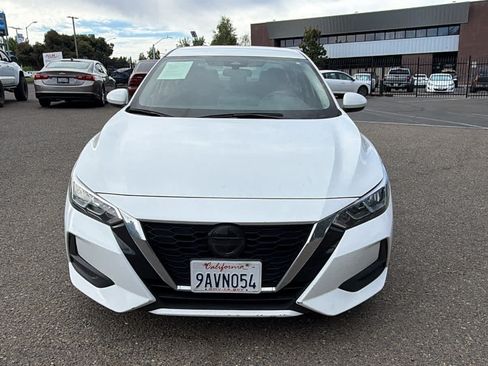 Used 2022 Nissan Sentra SV FWD image 2