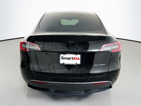 Used 2021 Tesla Model Y Long Range AWD/4WD image 6