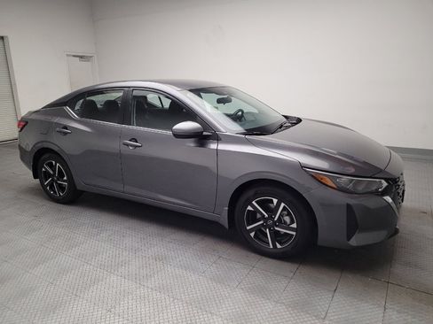 Used 2025 Nissan Sentra SV FWD image 11