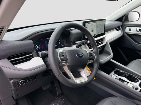 New 2026 Ford Explorer Active w/ Active Comfort Package RWD image 6