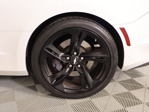Used 2019 Chevrolet Camaro SS image 17