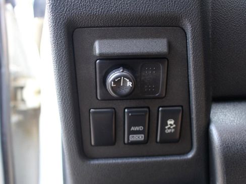 Used 2011 Nissan Rogue S image 16