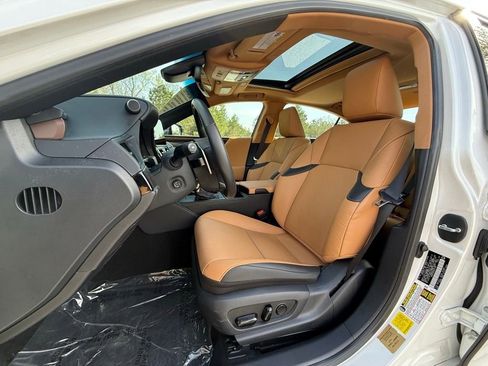 Certified 2024 Lexus ES 350 w/ Premium Package image 19